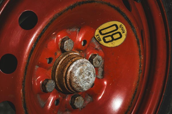 Welche Unterschiede gibt es zwischen Naked Bikes und Sportbikes?